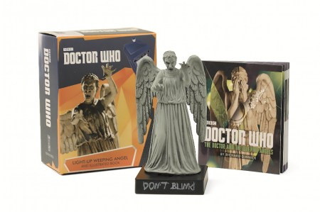 Doctor Who: Light-Up Weeping Angel and Illustrated Book