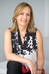 Liza Mundy author photo credit by Nina Subin